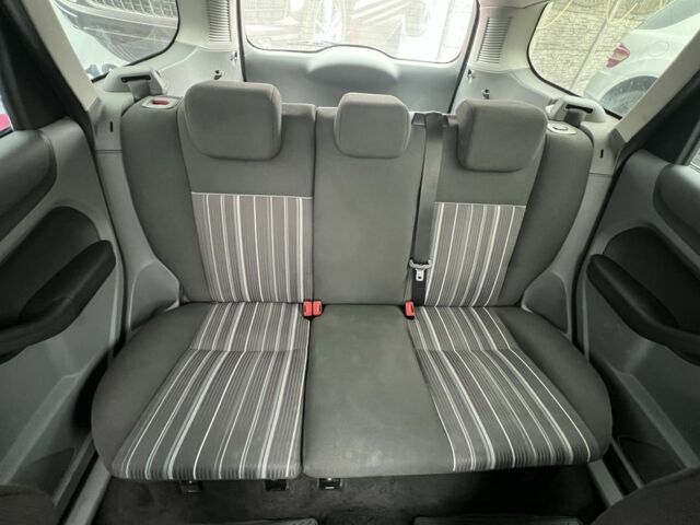 Серый Форд Фокус, объемом двигателя 1.6 л и пробегом 211 тыс. км за 5599 $, фото 21 на Automoto.ua