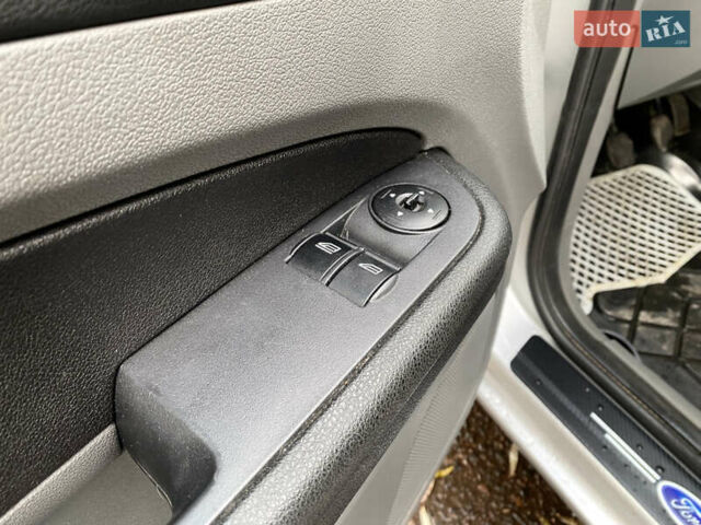 Серый Форд Фокус, объемом двигателя 1.56 л и пробегом 312 тыс. км за 5800 $, фото 13 на Automoto.ua