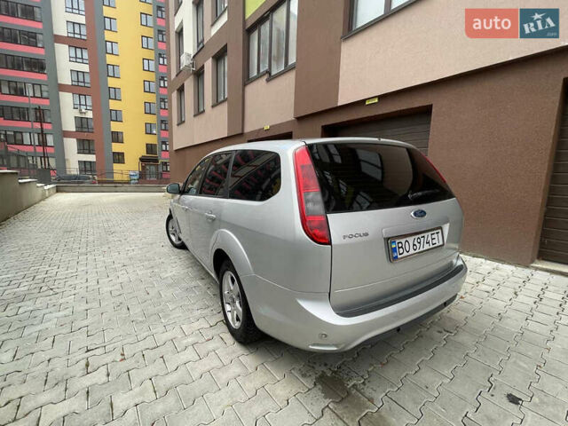 Серый Форд Фокус, объемом двигателя 1.6 л и пробегом 264 тыс. км за 3900 $, фото 4 на Automoto.ua