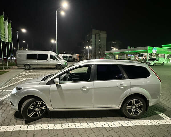 Серый Форд Фокус, объемом двигателя 1.8 л и пробегом 235 тыс. км за 5900 $, фото 3 на Automoto.ua