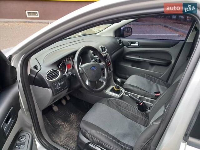 Сірий Форд Фокус, об'ємом двигуна 1.56 л та пробігом 271 тис. км за 4850 $, фото 9 на Automoto.ua