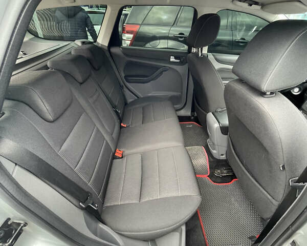 Сірий Форд Фокус, об'ємом двигуна 1.6 л та пробігом 278 тис. км за 8200 $, фото 13 на Automoto.ua