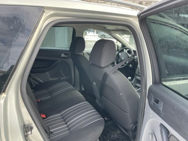 Сірий Форд Фокус, об'ємом двигуна 1.8 л та пробігом 289 тис. км за 4400 $, фото 6 на Automoto.ua