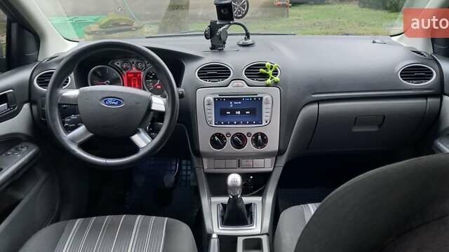 Серый Форд Фокус, объемом двигателя 1.6 л и пробегом 232 тыс. км за 5300 $, фото 19 на Automoto.ua