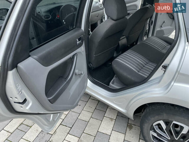 Серый Форд Фокус, объемом двигателя 1.56 л и пробегом 294 тыс. км за 5299 $, фото 25 на Automoto.ua