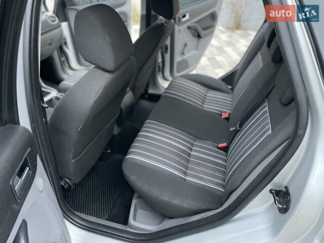 Серый Форд Фокус, объемом двигателя 1.56 л и пробегом 294 тыс. км за 5299 $, фото 24 на Automoto.ua