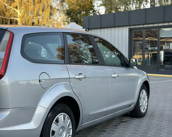 Серый Форд Фокус, объемом двигателя 1.6 л и пробегом 210 тыс. км за 5200 $, фото 10 на Automoto.ua