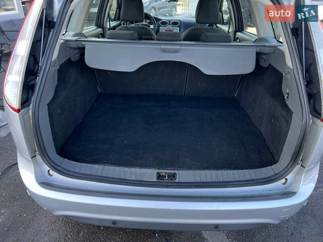 Сірий Форд Фокус, об'ємом двигуна 1.6 л та пробігом 216 тис. км за 4250 $, фото 31 на Automoto.ua