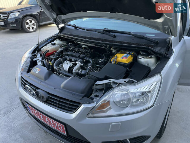 Форд Фокус 2008 у Рівному на Automoto.ua Сірий Форд Фокус, об'ємом двигуна 1.6 л та пробігом 223 тис. км за 5600 $, фото 32 на Automoto.ua