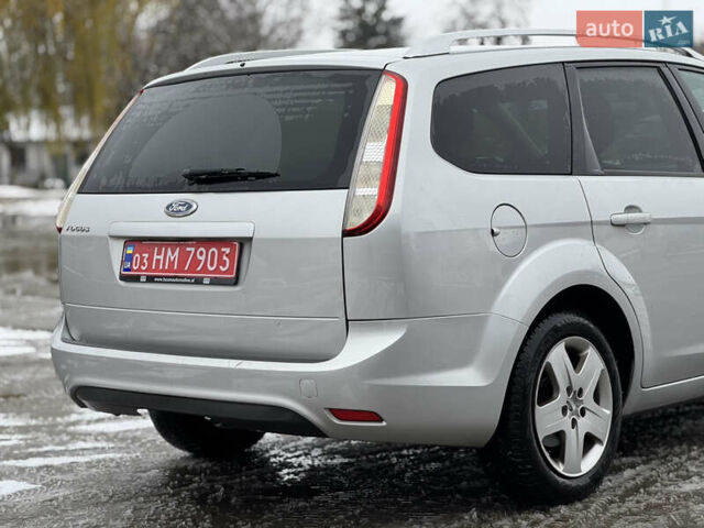 Серый Форд Фокус, объемом двигателя 1.6 л и пробегом 250 тыс. км за 5250 $, фото 15 на Automoto.ua