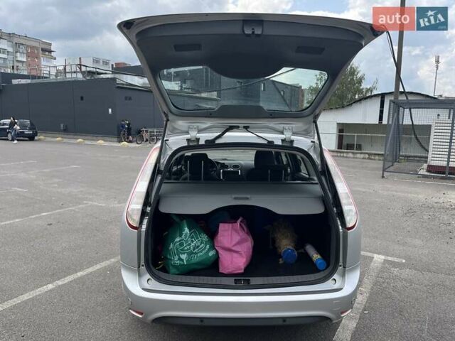 Серый Форд Фокус, объемом двигателя 1.6 л и пробегом 290 тыс. км за 5500 $, фото 11 на Automoto.ua