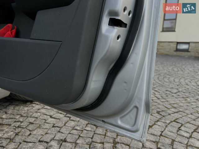 Серый Форд Фокус, объемом двигателя 1.6 л и пробегом 351 тыс. км за 4899 $, фото 72 на Automoto.ua