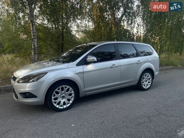 Сірий Форд Фокус, об'ємом двигуна 1.6 л та пробігом 328 тис. км за 5700 $, фото 3 на Automoto.ua