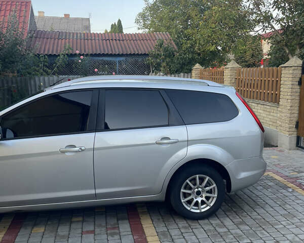 Серый Форд Фокус, объемом двигателя 1.6 л и пробегом 346 тыс. км за 5000 $, фото 5 на Automoto.ua