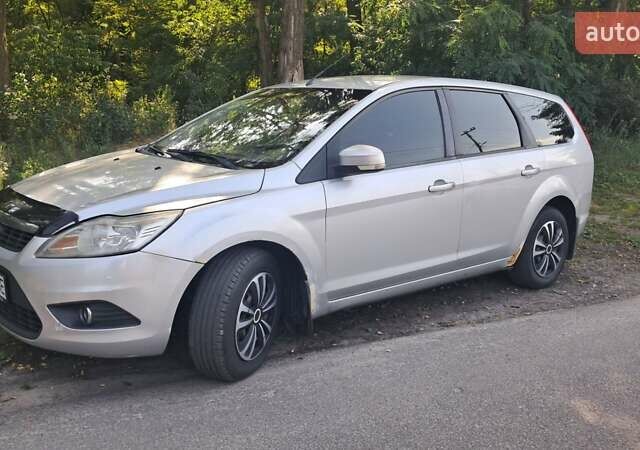 Серый Форд Фокус, объемом двигателя 1.6 л и пробегом 425 тыс. км за 4200 $, фото 1 на Automoto.ua