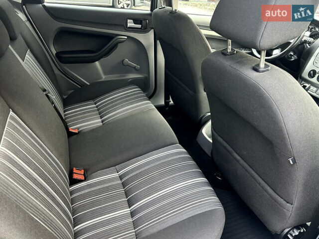 Сірий Форд Фокус, об'ємом двигуна 1.6 л та пробігом 165 тис. км за 6499 $, фото 74 на Automoto.ua