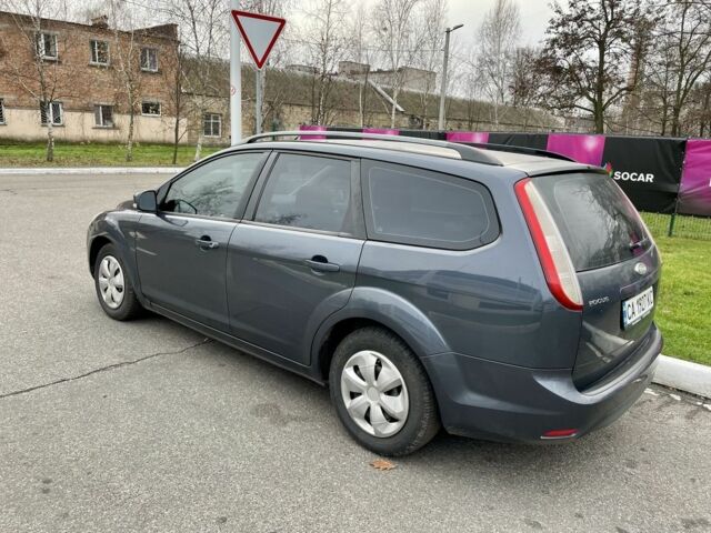 Серый Форд Фокус, объемом двигателя 1.6 л и пробегом 266 тыс. км за 5700 $, фото 1 на Automoto.ua