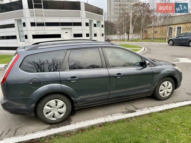 Сірий Форд Фокус, об'ємом двигуна 1.6 л та пробігом 266 тис. км за 5700 $, фото 1 на Automoto.ua