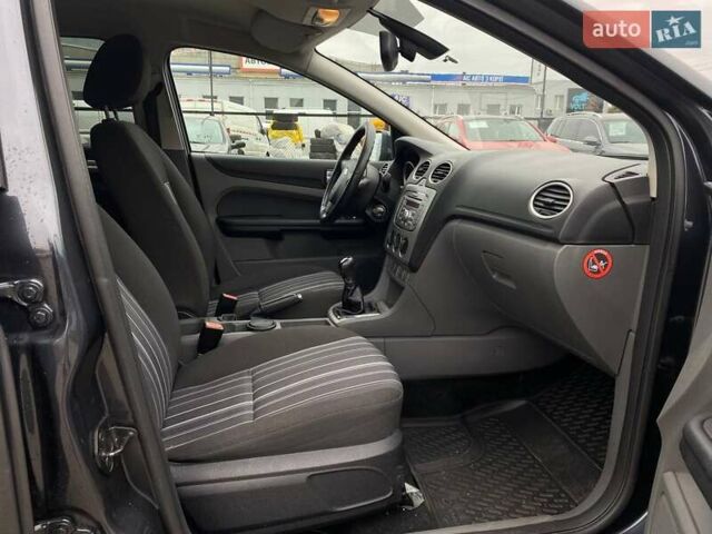 Серый Форд Фокус, объемом двигателя 1.56 л и пробегом 330 тыс. км за 5890 $, фото 29 на Automoto.ua