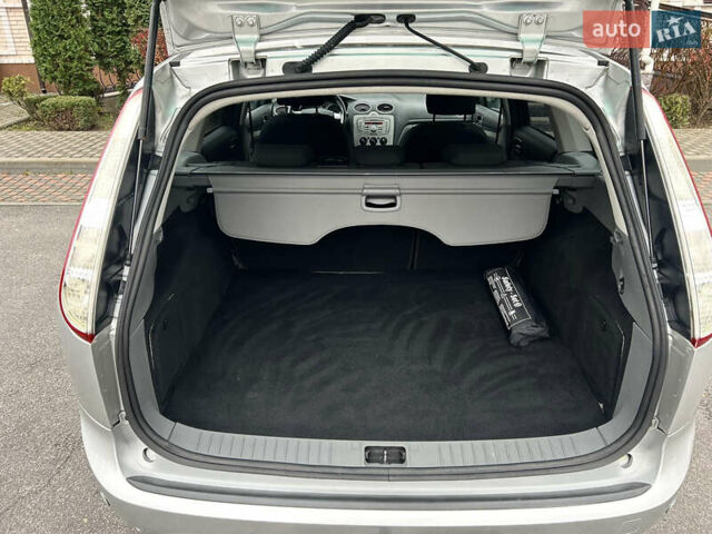 Сірий Форд Фокус, об'ємом двигуна 1.6 л та пробігом 165 тис. км за 6499 $, фото 39 на Automoto.ua