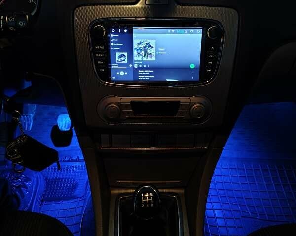 Сірий Форд Фокус, об'ємом двигуна 1.6 л та пробігом 251 тис. км за 6700 $, фото 41 на Automoto.ua