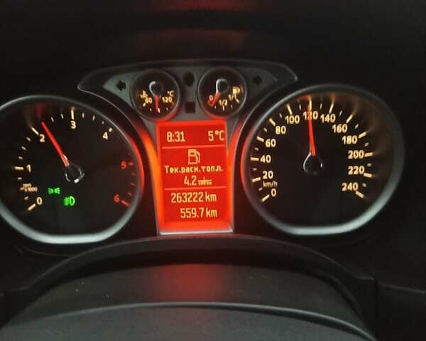 Серый Форд Фокус, объемом двигателя 1.6 л и пробегом 263 тыс. км за 5500 $, фото 11 на Automoto.ua