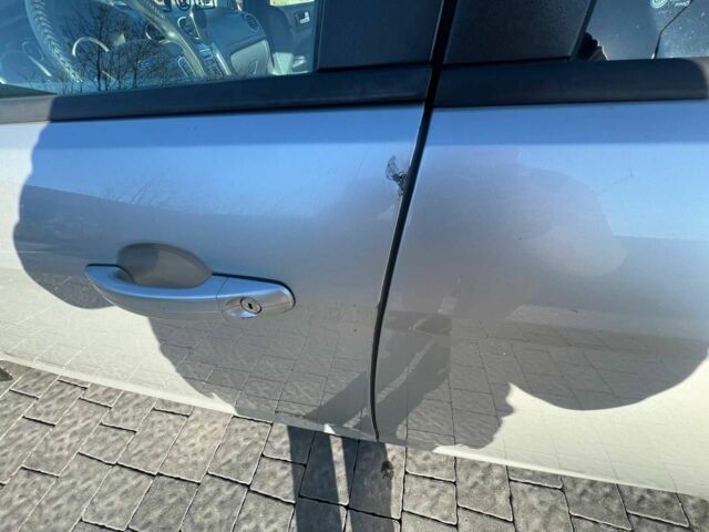 Сірий Форд Фокус, об'ємом двигуна 1.8 л та пробігом 287 тис. км за 3900 $, фото 12 на Automoto.ua