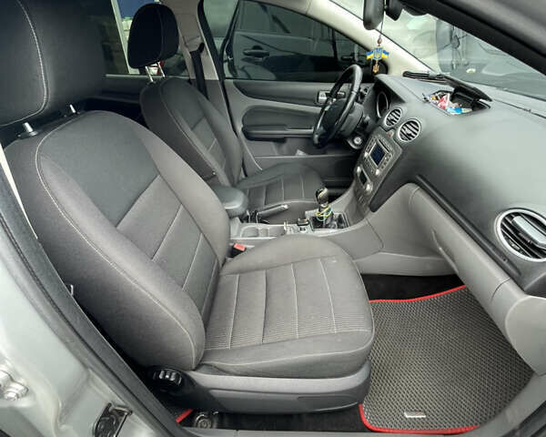 Сірий Форд Фокус, об'ємом двигуна 1.6 л та пробігом 278 тис. км за 8200 $, фото 14 на Automoto.ua