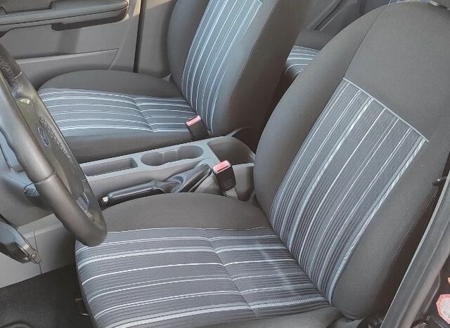 Серый Форд Фокус, объемом двигателя 1.6 л и пробегом 218 тыс. км за 2300 $, фото 6 на Automoto.ua