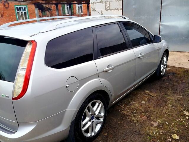 Серый Форд Фокус, объемом двигателя 1.8 л и пробегом 194 тыс. км за 6700 $, фото 2 на Automoto.ua