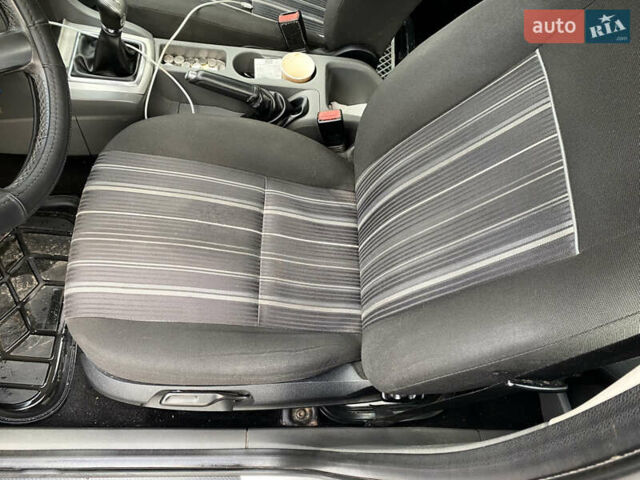 Серый Форд Фокус, объемом двигателя 1.56 л и пробегом 312 тыс. км за 5800 $, фото 17 на Automoto.ua