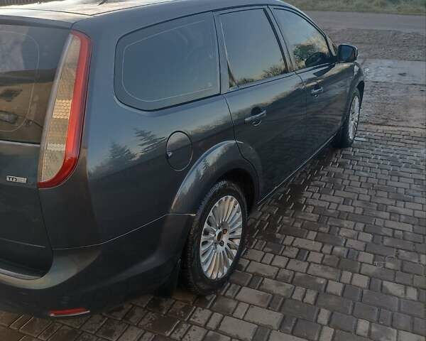 Серый Форд Фокус, объемом двигателя 1.6 л и пробегом 263 тыс. км за 5500 $, фото 9 на Automoto.ua