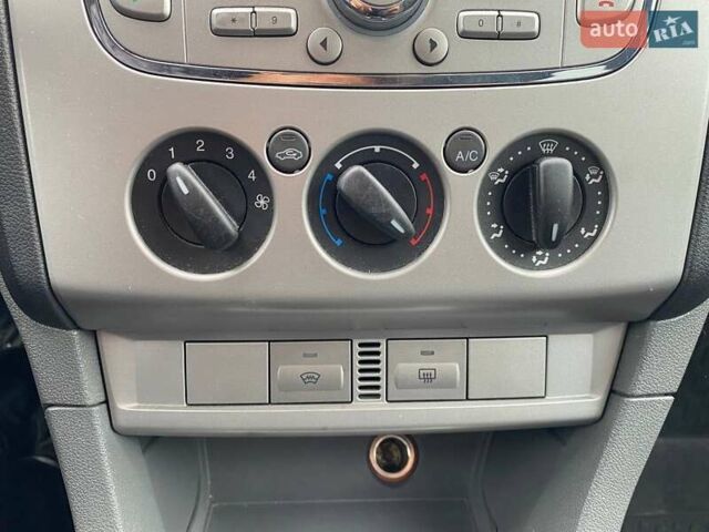 Серый Форд Фокус, объемом двигателя 1.56 л и пробегом 330 тыс. км за 5890 $, фото 27 на Automoto.ua