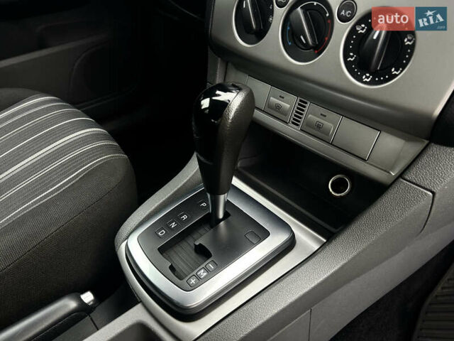 Сірий Форд Фокус, об'ємом двигуна 1.6 л та пробігом 165 тис. км за 6499 $, фото 58 на Automoto.ua