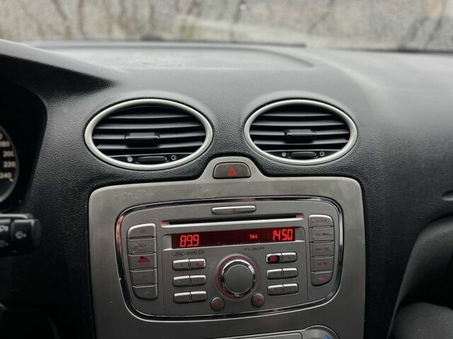 Серый Форд Фокус, объемом двигателя 1.6 л и пробегом 275 тыс. км за 4150 $, фото 13 на Automoto.ua