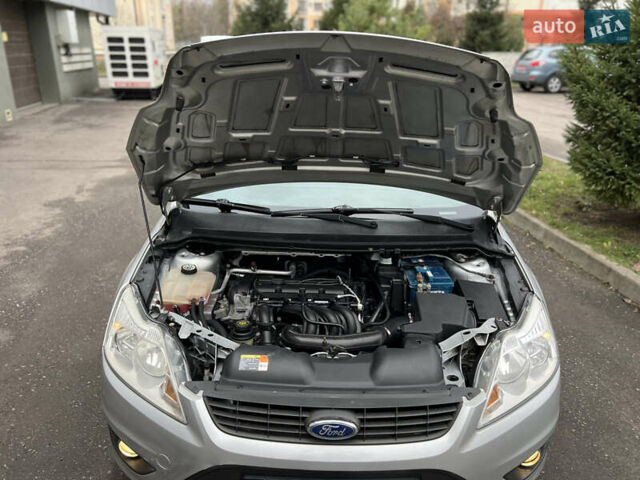 Серый Форд Фокус, объемом двигателя 1.6 л и пробегом 264 тыс. км за 4150 $, фото 66 на Automoto.ua