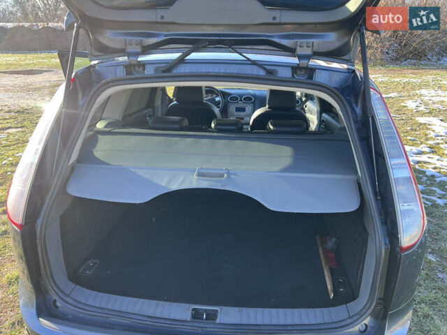 Серый Форд Фокус, объемом двигателя 1.6 л и пробегом 300 тыс. км за 5400 $, фото 17 на Automoto.ua