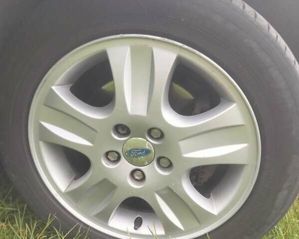 Серый Форд Фокус, объемом двигателя 1.56 л и пробегом 204 тыс. км за 5800 $, фото 25 на Automoto.ua