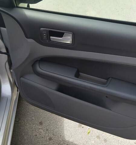 Сірий Форд Фокус, об'ємом двигуна 1.6 л та пробігом 221 тис. км за 5000 $, фото 27 на Automoto.ua