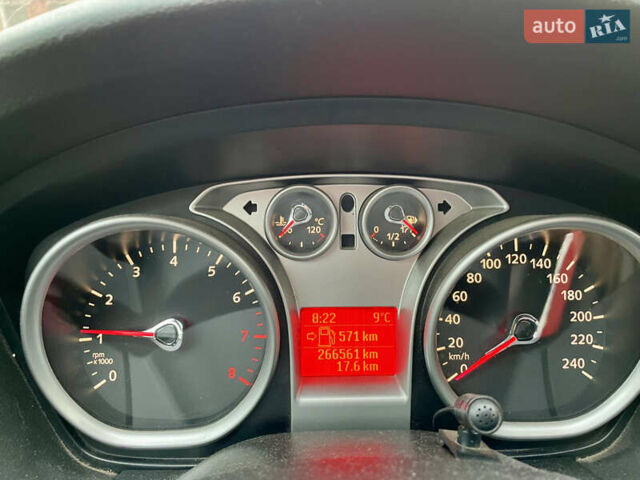 Сірий Форд Фокус, об'ємом двигуна 1.6 л та пробігом 266 тис. км за 5700 $, фото 4 на Automoto.ua