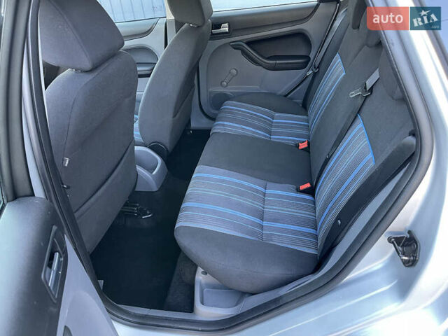 Форд Фокус 2008 у Рівному на Automoto.ua Сірий Форд Фокус, об'ємом двигуна 1.6 л та пробігом 223 тис. км за 5600 $, фото 37 на Automoto.ua