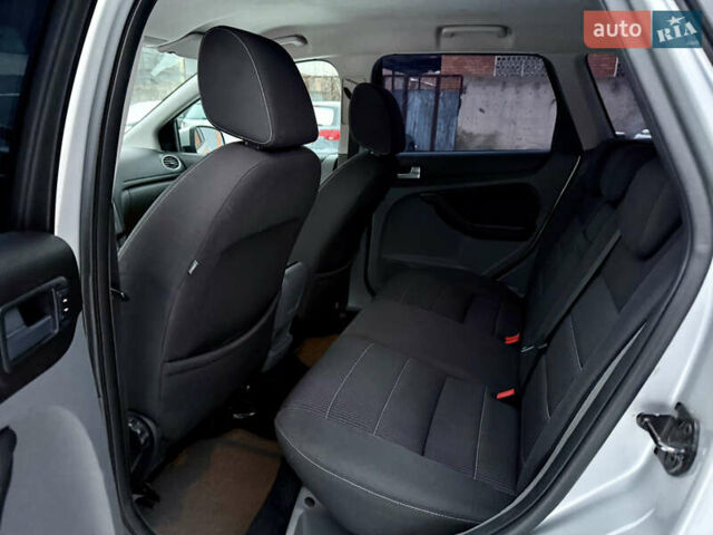 Сірий Форд Фокус, об'ємом двигуна 1.6 л та пробігом 211 тис. км за 5100 $, фото 16 на Automoto.ua