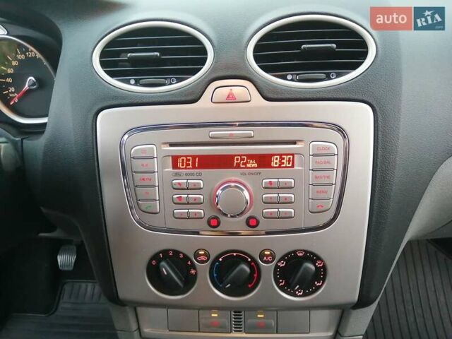 Сірий Форд Фокус, об'ємом двигуна 1.6 л та пробігом 250 тис. км за 5300 $, фото 31 на Automoto.ua