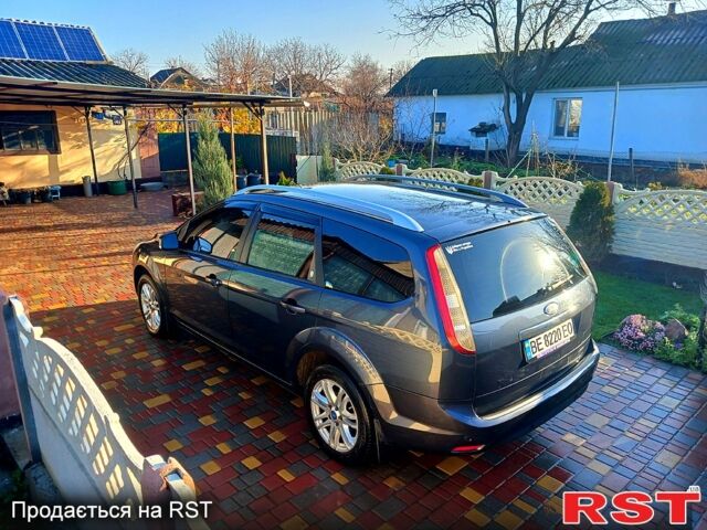 Серый Форд Фокус, объемом двигателя 1.6 л и пробегом 400 тыс. км за 4999 $, фото 5 на Automoto.ua