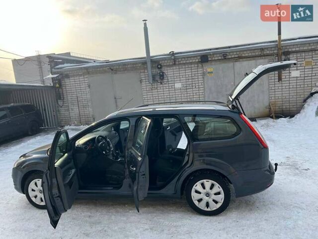 Сірий Форд Фокус, об'ємом двигуна 1.6 л та пробігом 228 тис. км за 5999 $, фото 9 на Automoto.ua