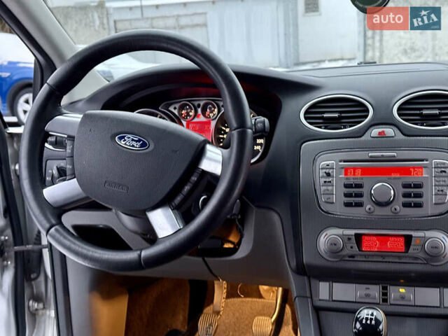 Сірий Форд Фокус, об'ємом двигуна 1.6 л та пробігом 211 тис. км за 5100 $, фото 28 на Automoto.ua