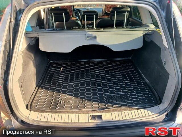 Серый Форд Фокус, объемом двигателя 1.6 л и пробегом 400 тыс. км за 4999 $, фото 8 на Automoto.ua