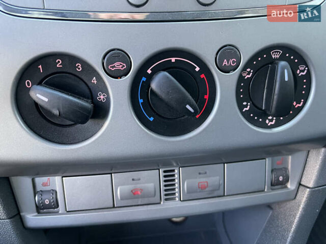 Форд Фокус 2008 у Рівному на Automoto.ua Сірий Форд Фокус, об'ємом двигуна 1.6 л та пробігом 223 тис. км за 5600 $, фото 41 на Automoto.ua