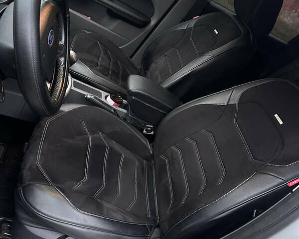 Серый Форд Фокус, объемом двигателя 1.6 л и пробегом 337 тыс. км за 5000 $, фото 16 на Automoto.ua