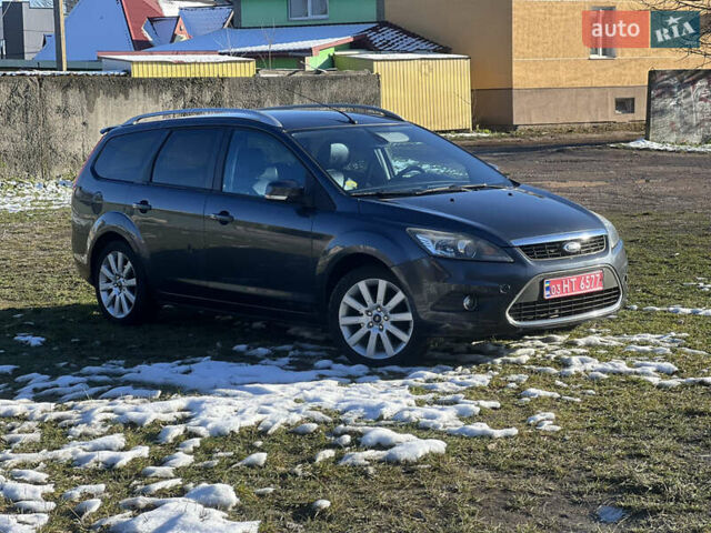 Серый Форд Фокус, объемом двигателя 1.6 л и пробегом 300 тыс. км за 5400 $, фото 5 на Automoto.ua